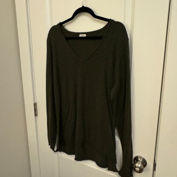 J. Crew V Neck Sweater (Size: XL; Color: Green) - Picture 3 of 4